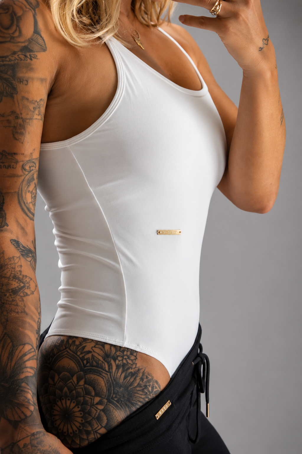 Body String
