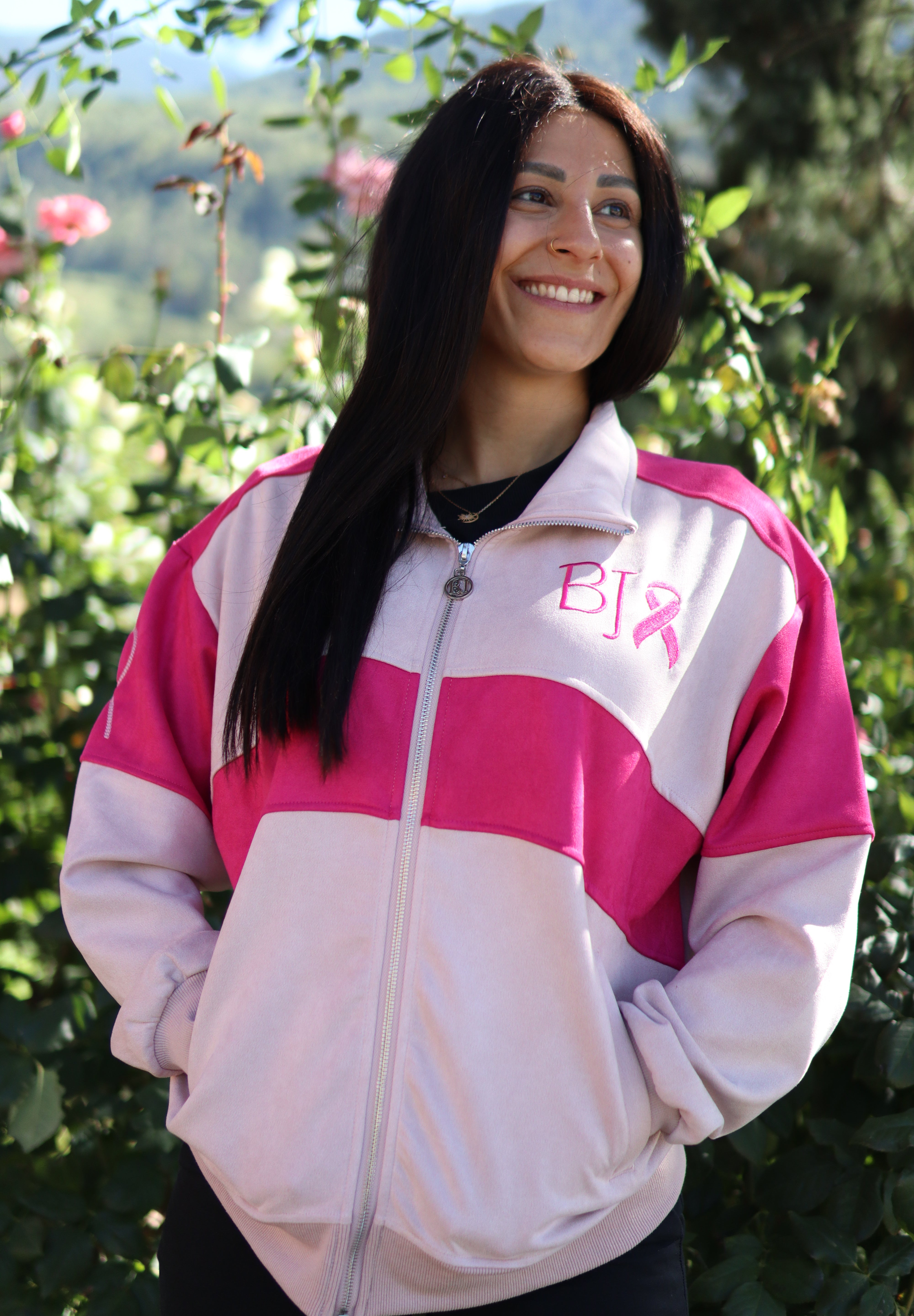 Jaquette Octobre Rose en Collab avec MinaRaven