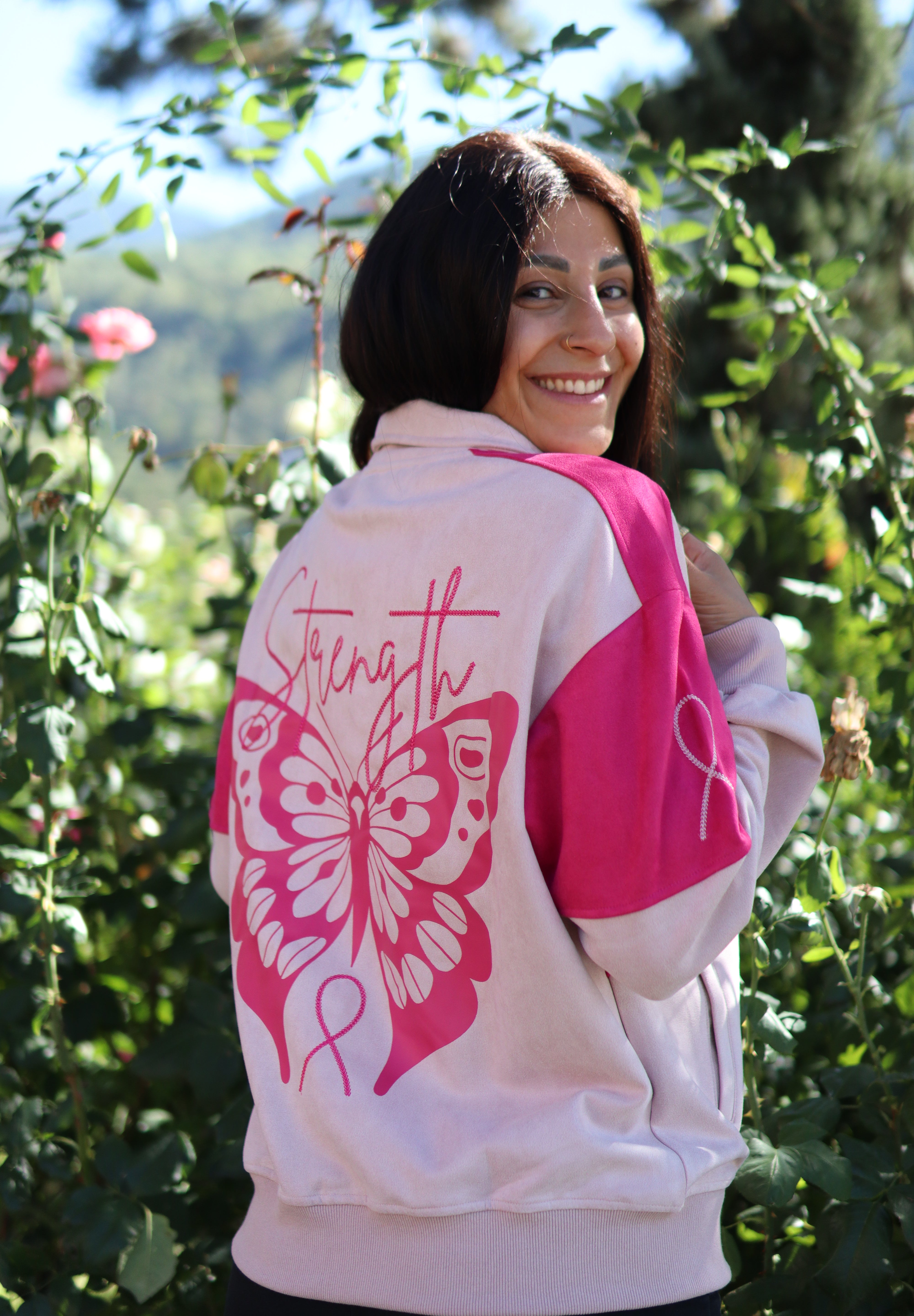 Jaquette Octobre Rose en Collab avec MinaRaven